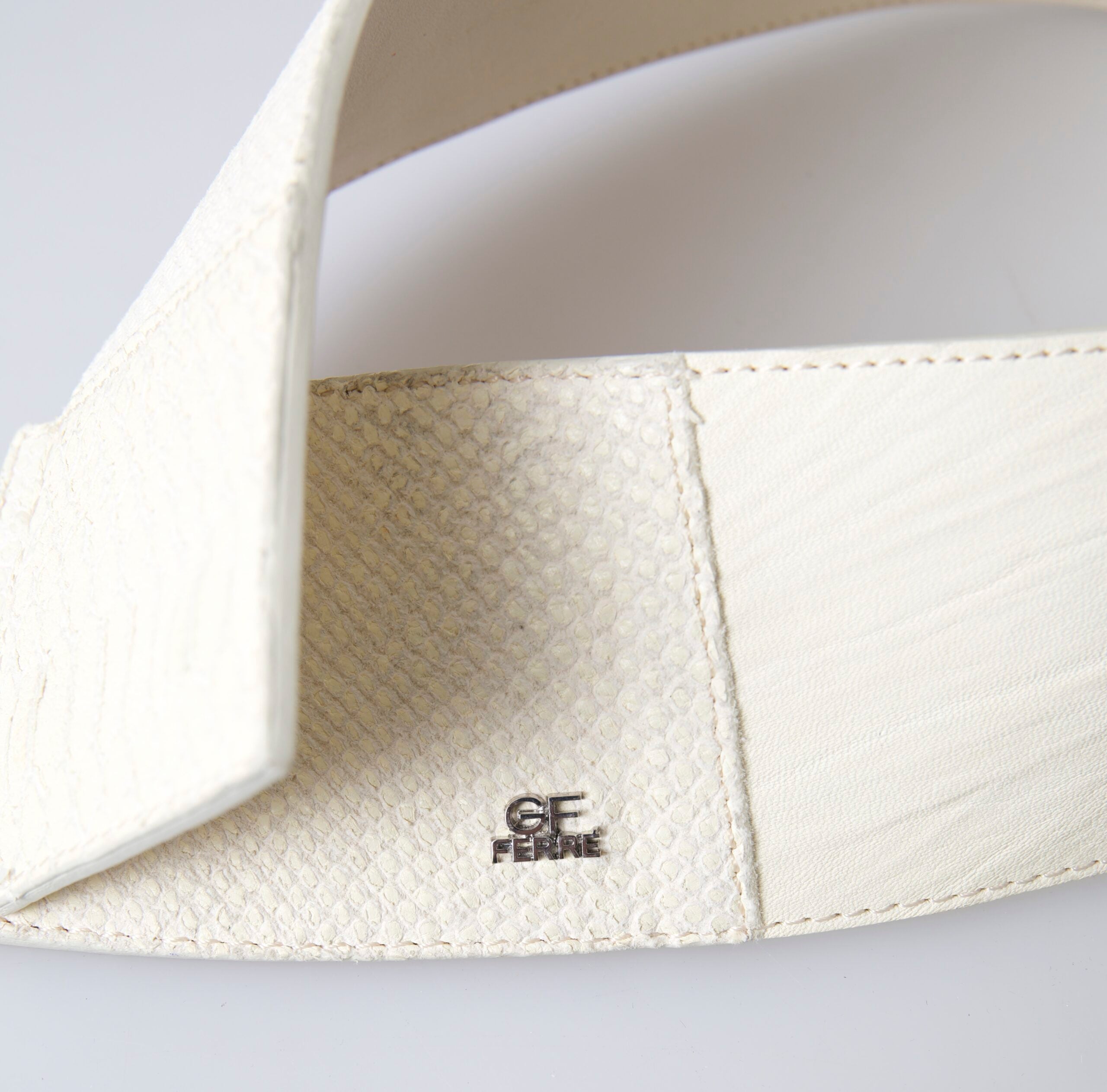 Off White Gürtel aus gewachster Baumwolle mit breitem Fashion-Bund