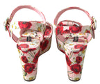 Keilabsatzsandalen mit mehrfarbigem Blumenprint und Knöchelriemen
