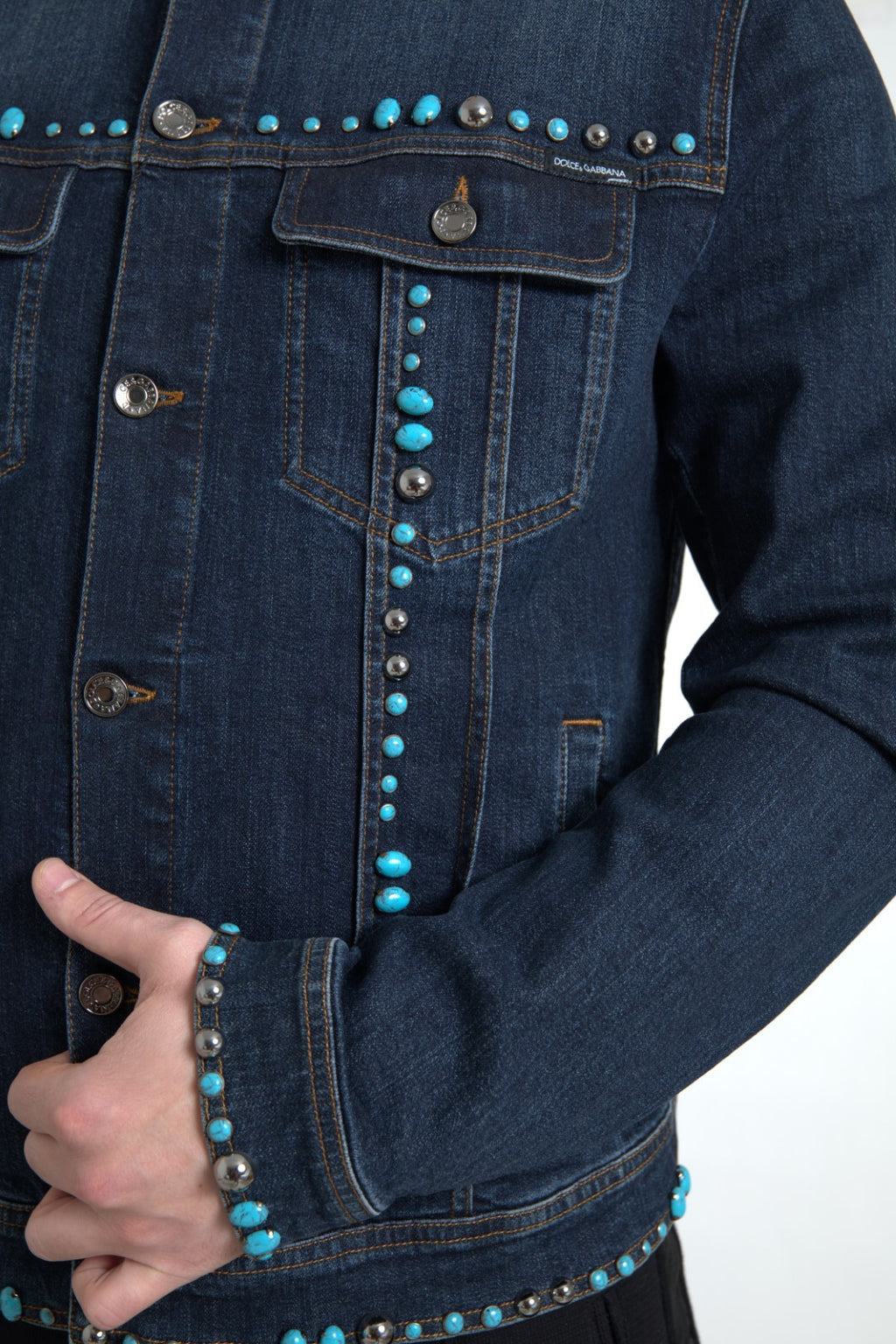 Blue Denim Jacke mit Türkisfarbenen Nietensteinen
