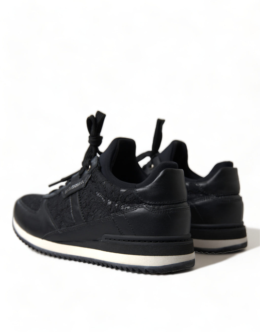 Schwarze Sneaker aus Leder mit floraler Spitze