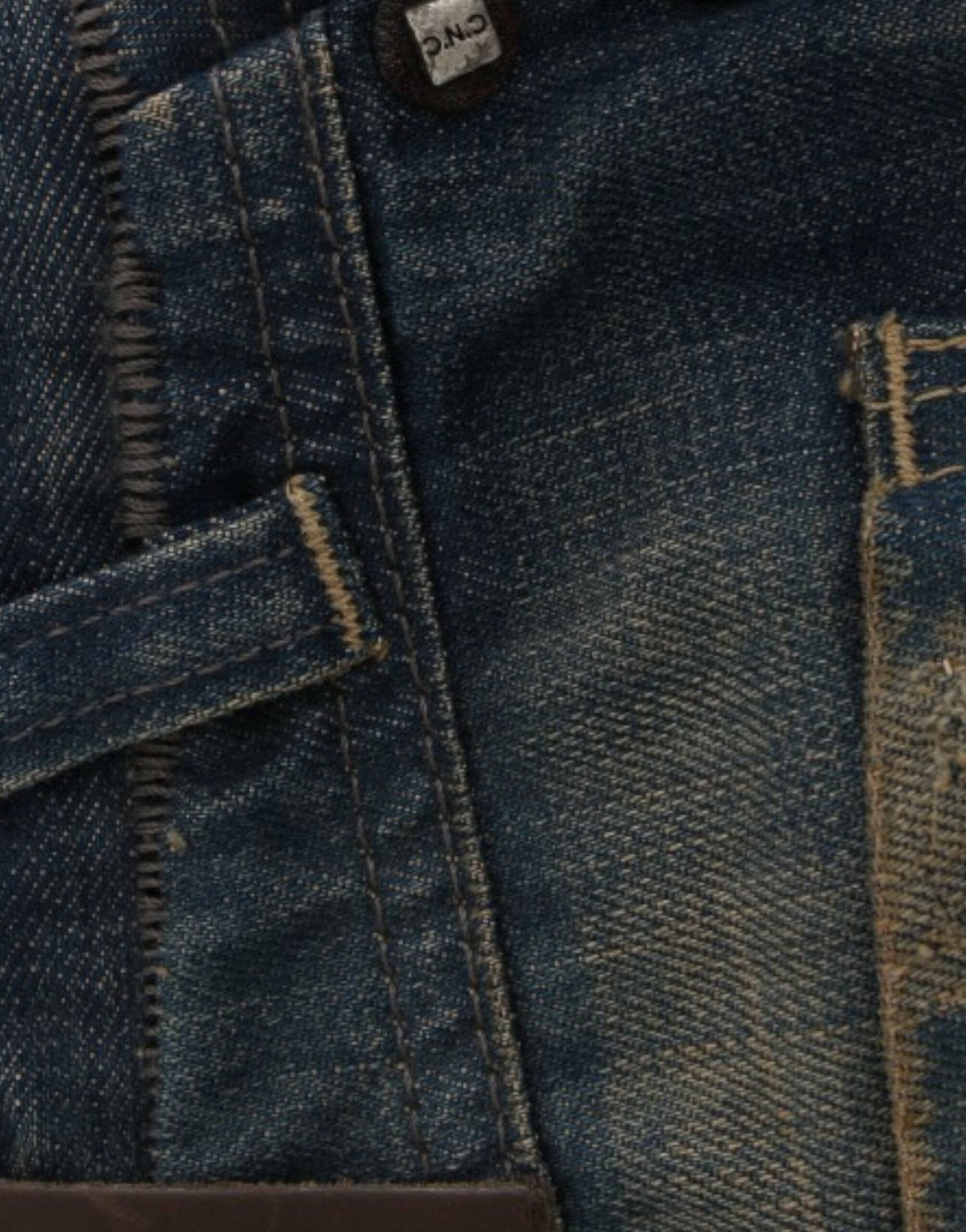 Blaue Jeans mit geradem Bein