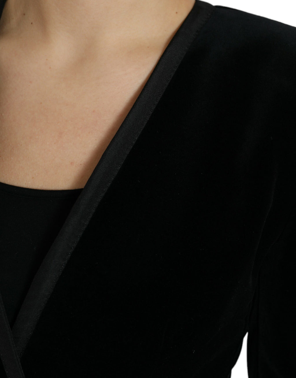 Schwarze zweireihige Jacke aus Samtbaumwolle
