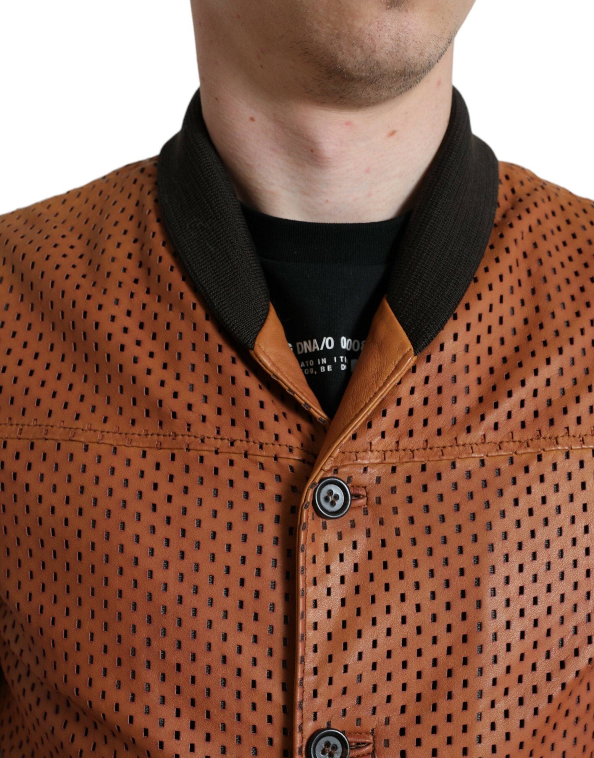 Perforierte Jacke aus braunem Lammleder