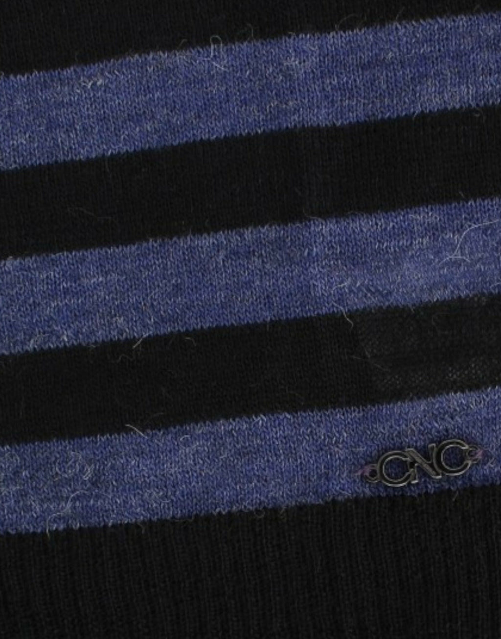Schwarz gestreifter V-Pullover