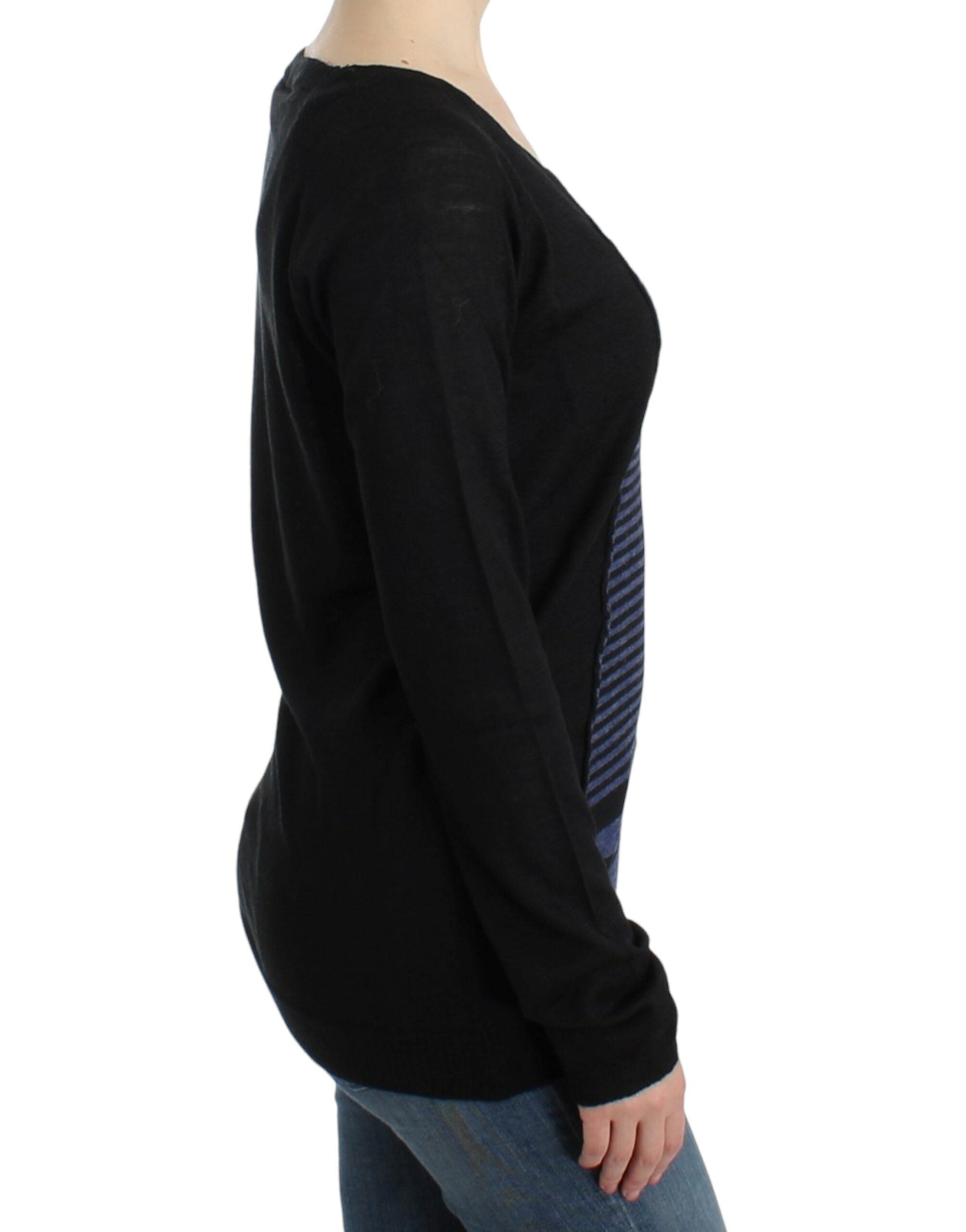 Schwarz gestreifter V-Pullover
