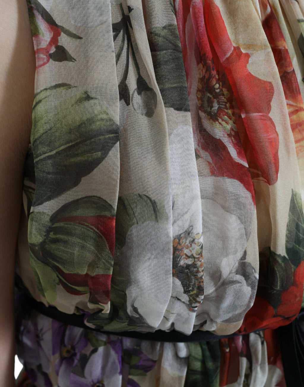 Beiges ärmelloses A-Linien-Minikleid mit Blumenmuster
