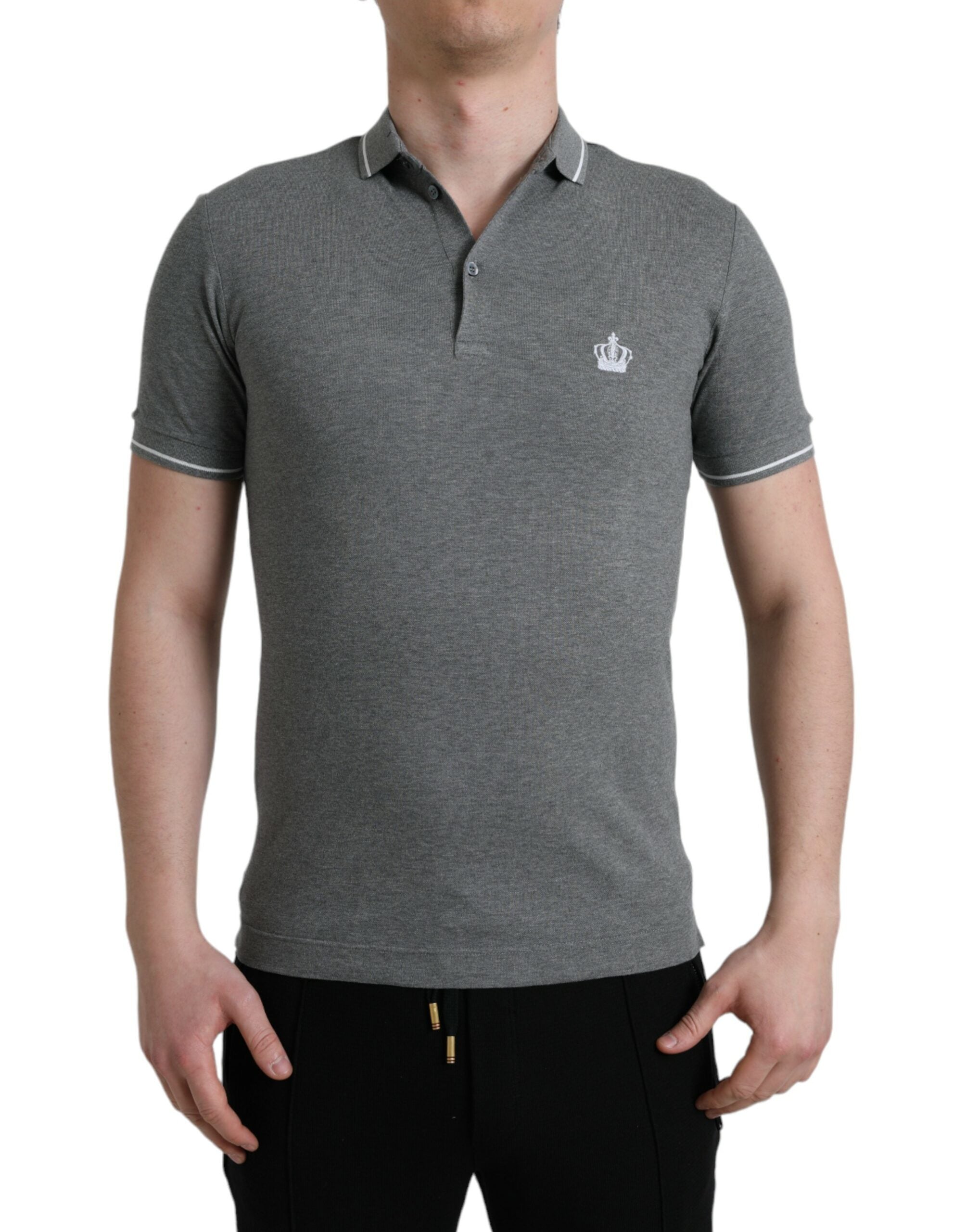 Graues kurzärmeliges T-Shirt mit Kragen und Krone