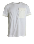 Weißes Baumwoll-T-Shirt mit kurzen Ärmeln und Brusttasche