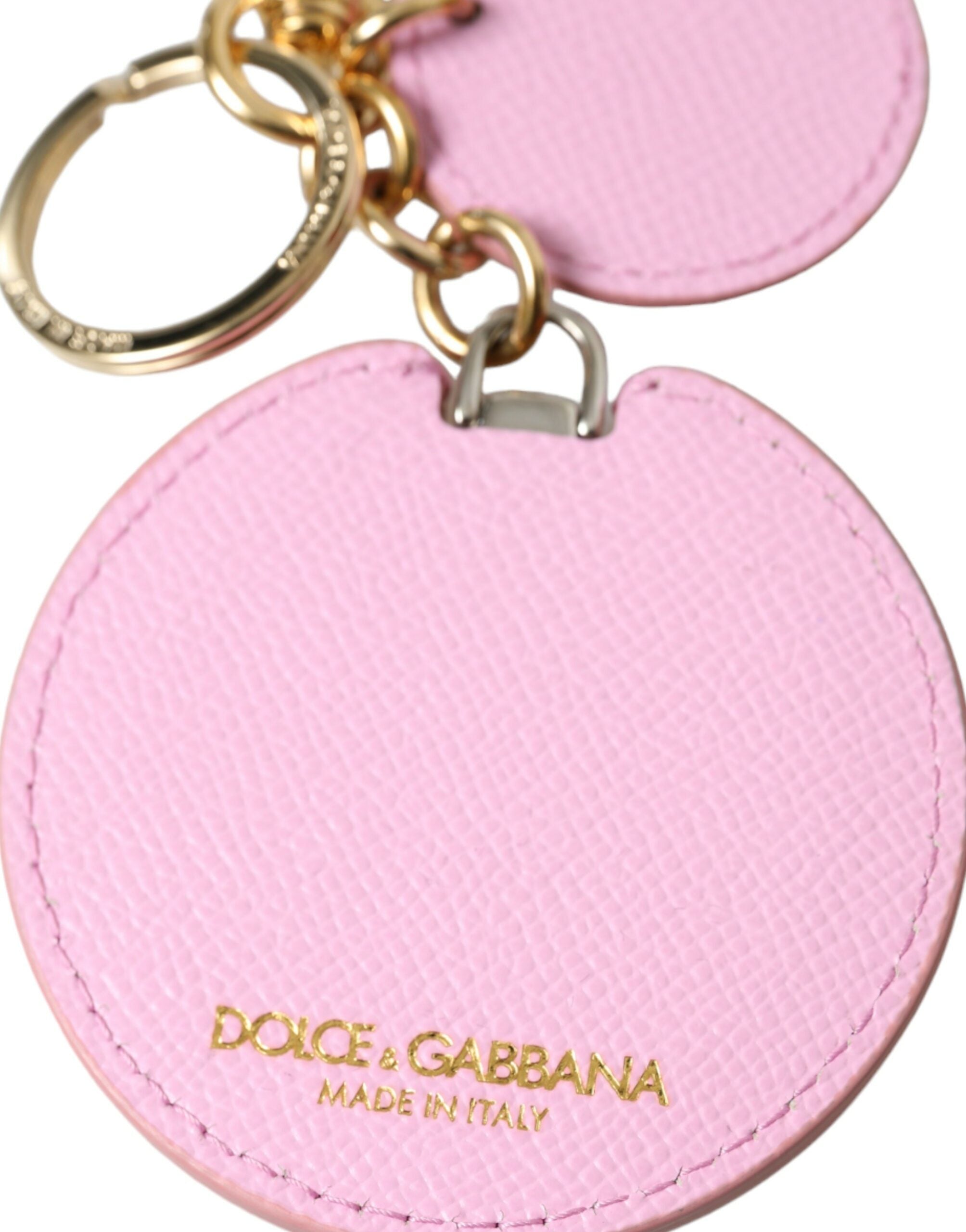 Schlüsselanhänger aus rosa Kalbsleder mit goldfarbenem Metall-Logoaufdruck