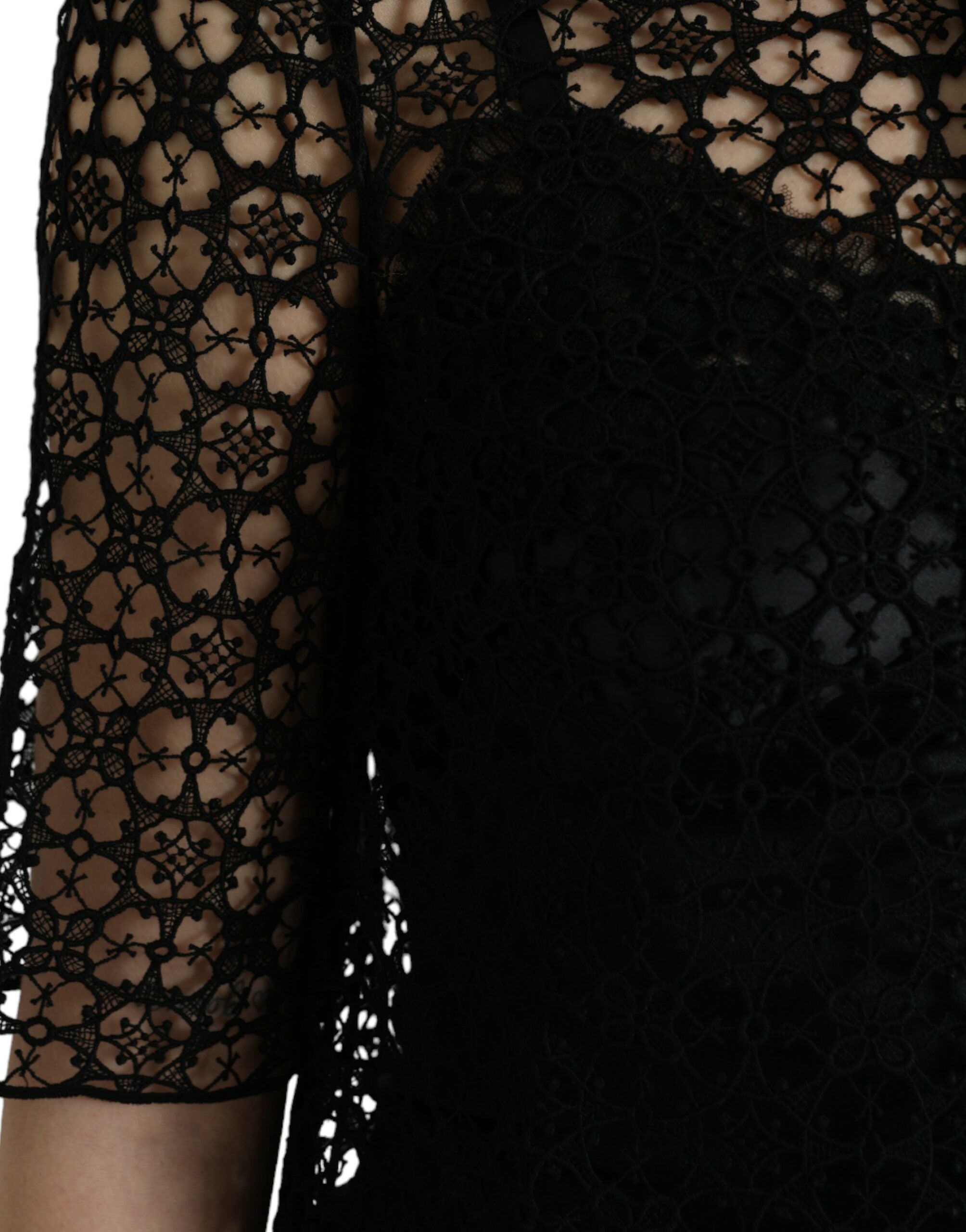 Schwarze Spitzenbluse mit kurzen Ärmeln und Blumenmuster