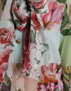 Mehrfarbiges Oberteil mit Blüten-Patchwork und Ascot-Kragen