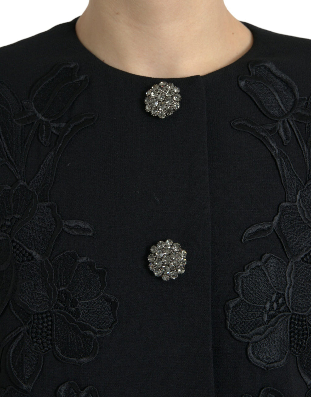 Schwarz blumengemusterte Wolljacke mit Knopfverzierungen