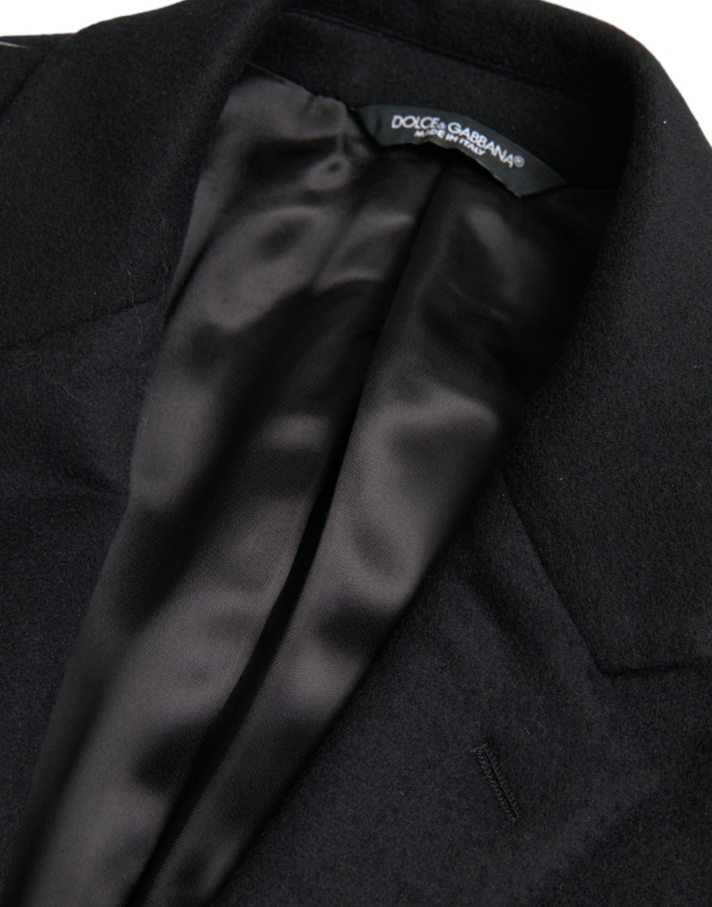 Schwarzer einreihiger Trenchcoat