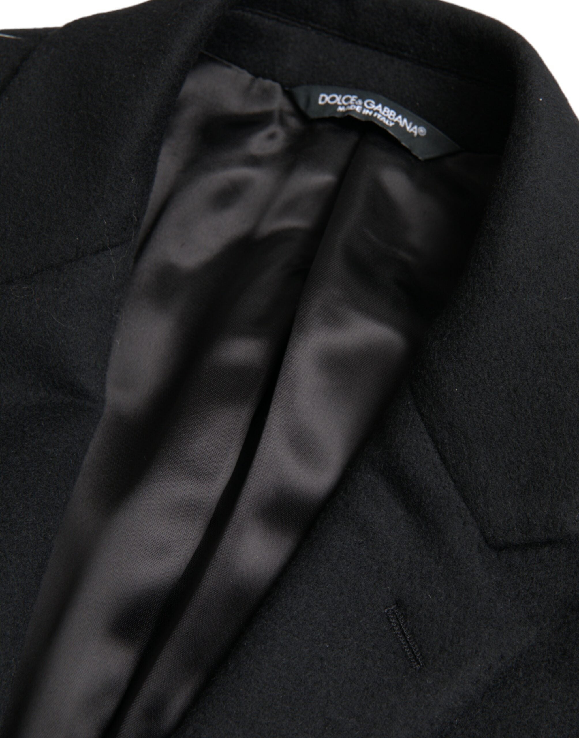 Schwarzer einreihiger Trenchcoat