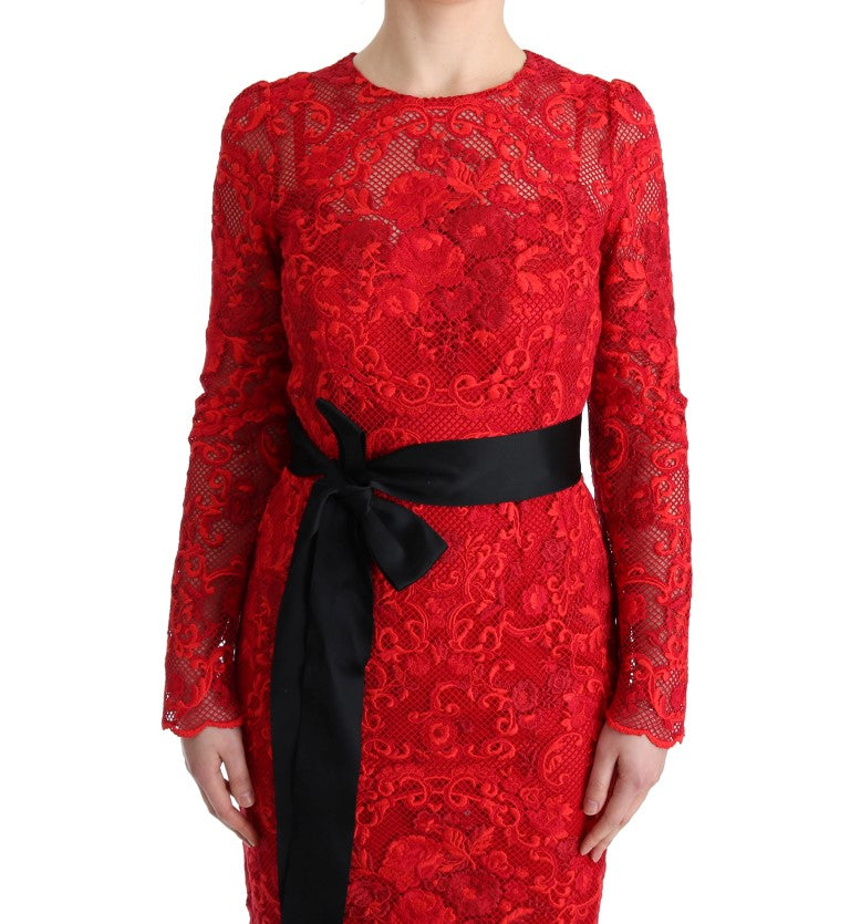 Rotes florales besticktes Etui-Maxikleid