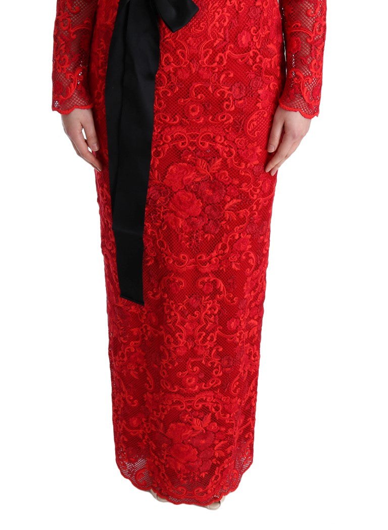 Rotes florales besticktes Etui-Maxikleid
