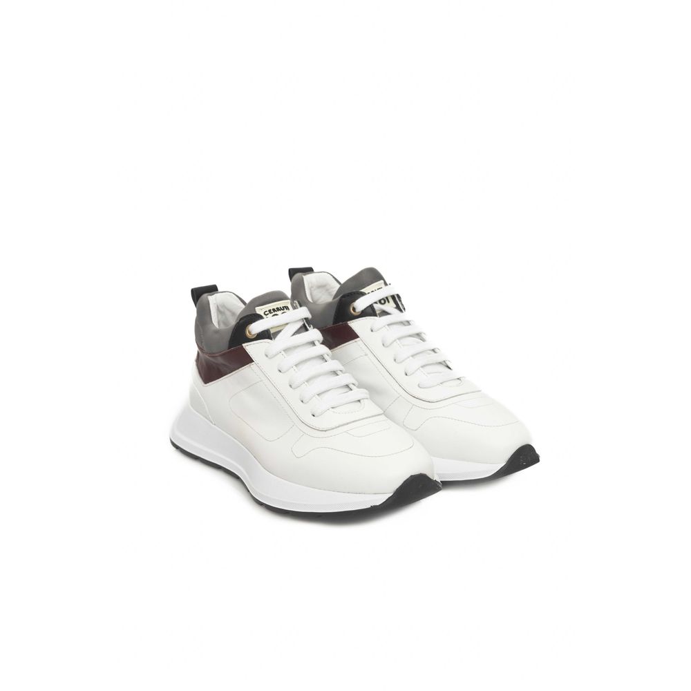 Sneaker aus weißem Rindsleder