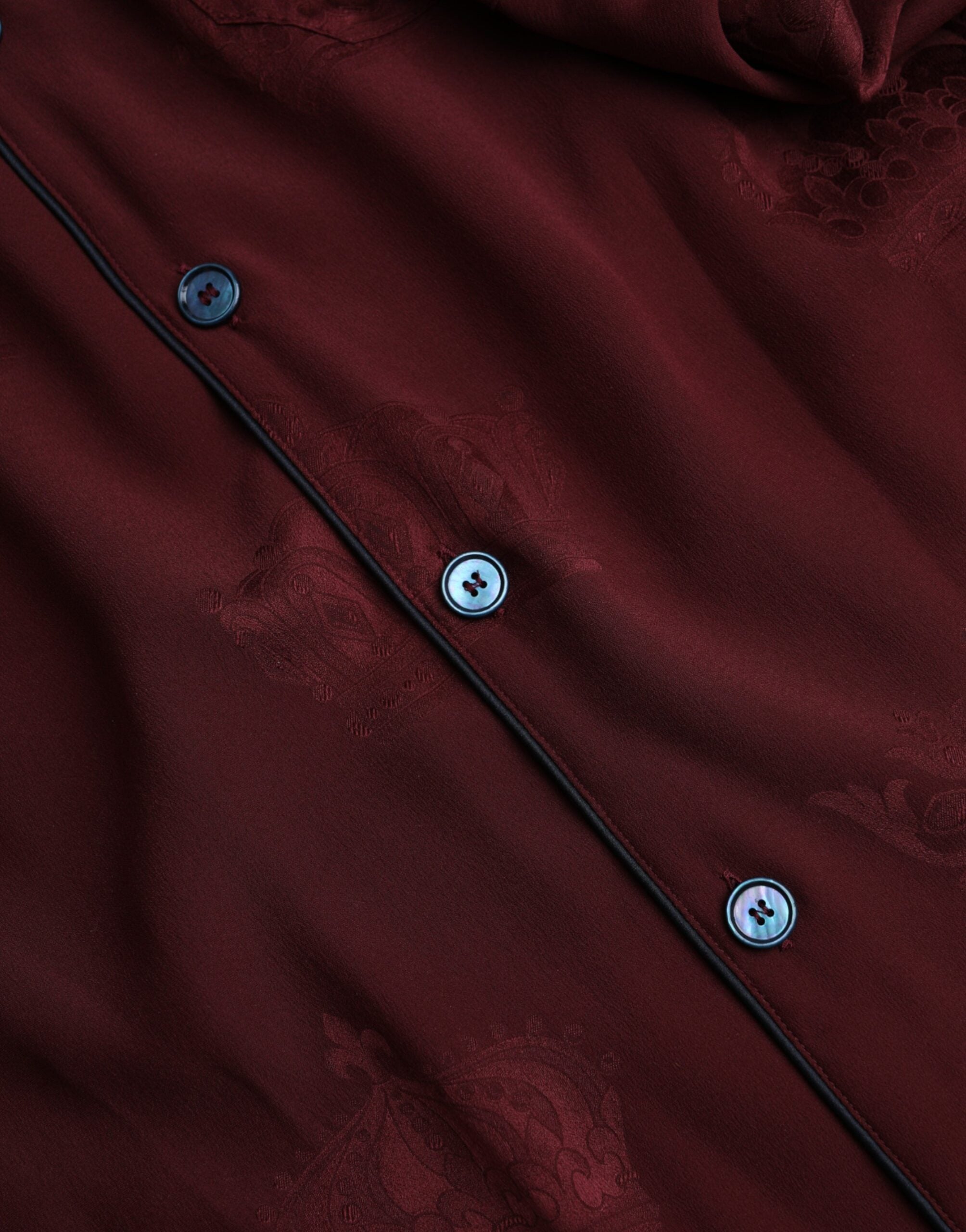 Hemd aus Jacquard-Seide mit langen Ärmeln und Krone in Maroon