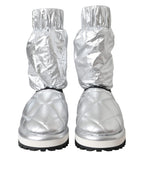 Metallic-silberne gesteppte Logo-Patch-Stiefel
