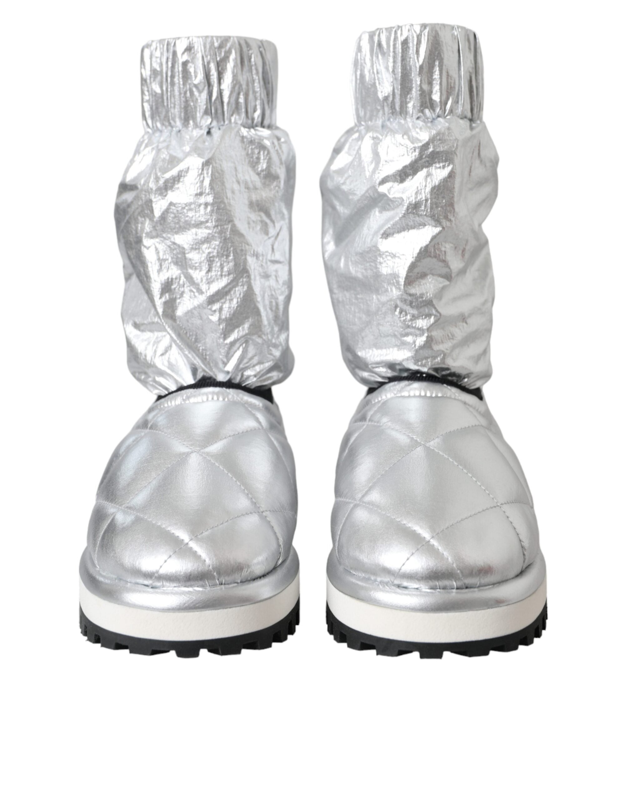 Metallic-silberne gesteppte Logo-Patch-Stiefel