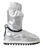 Metallic-silberne gesteppte Logo-Patch-Stiefel