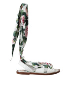 Mehrfarbige Sandalen mit Blumenmuster und Knöchelriemen