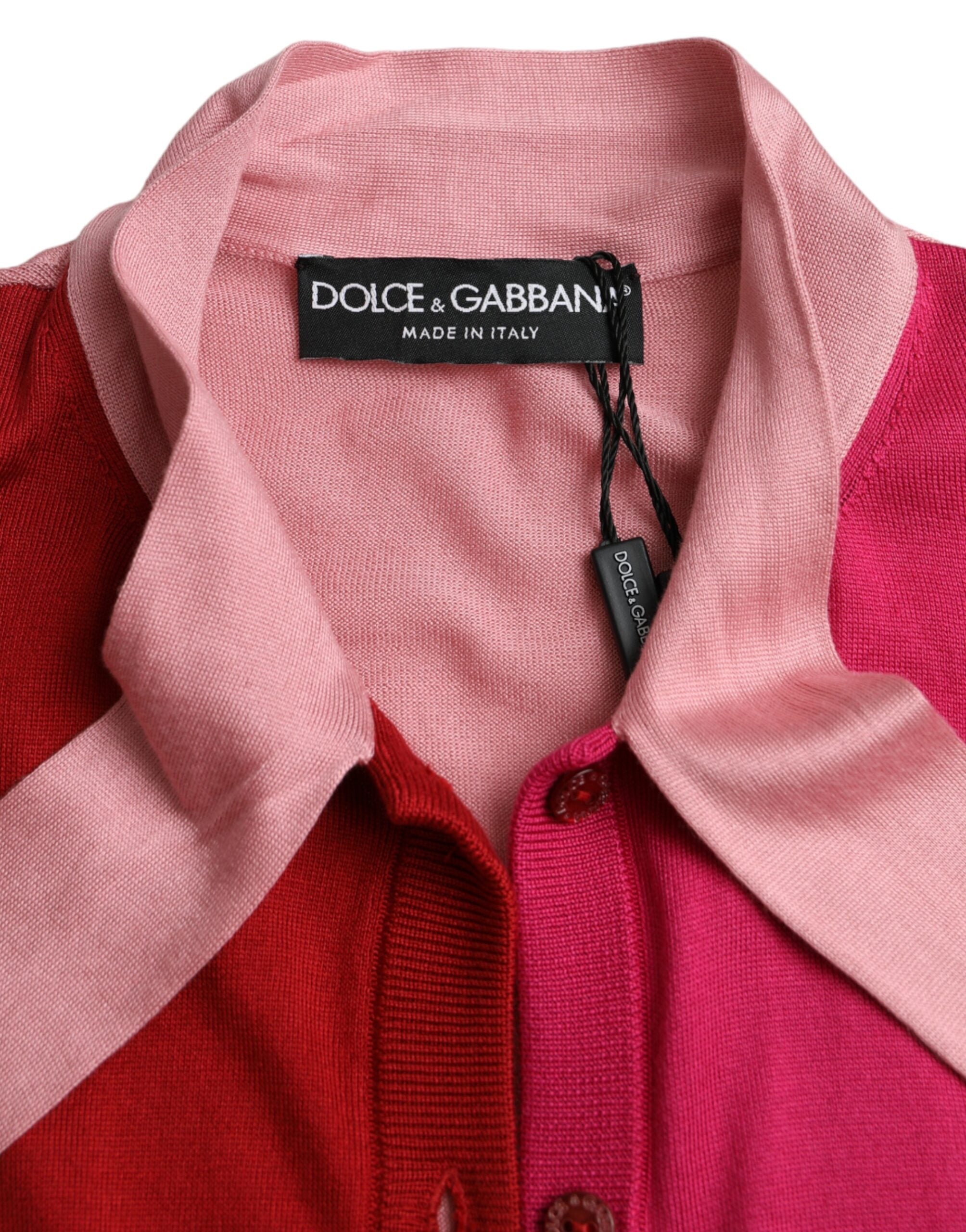 Rosa Kurzarm-Pullover mit Ascot-Kragen
