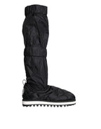 Schwarze gesteppte High-Top-Boots-Sneaker