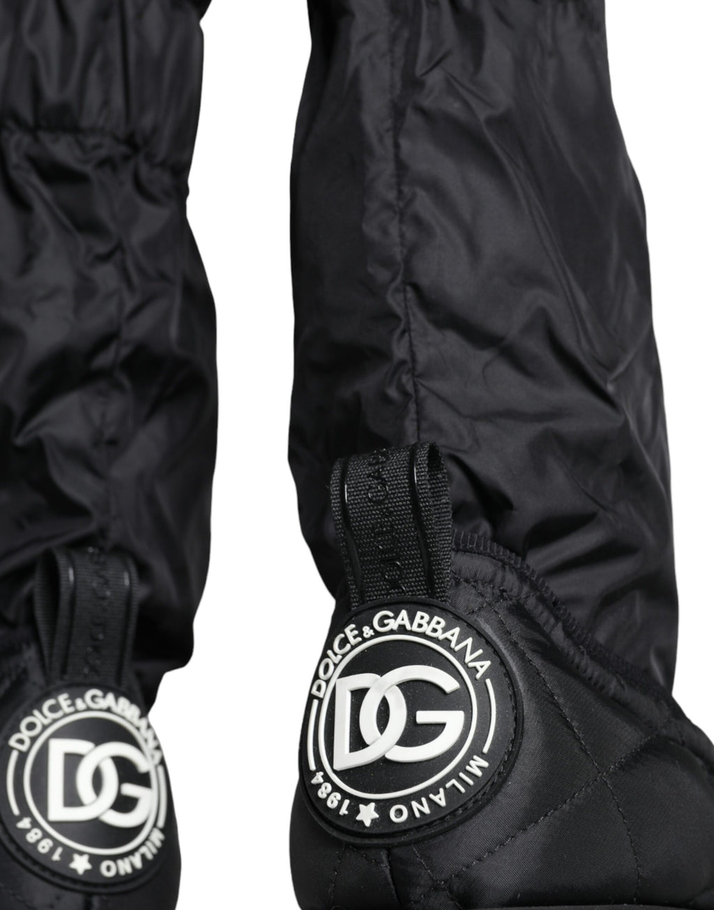 Schwarze gesteppte High-Top-Boots-Sneaker