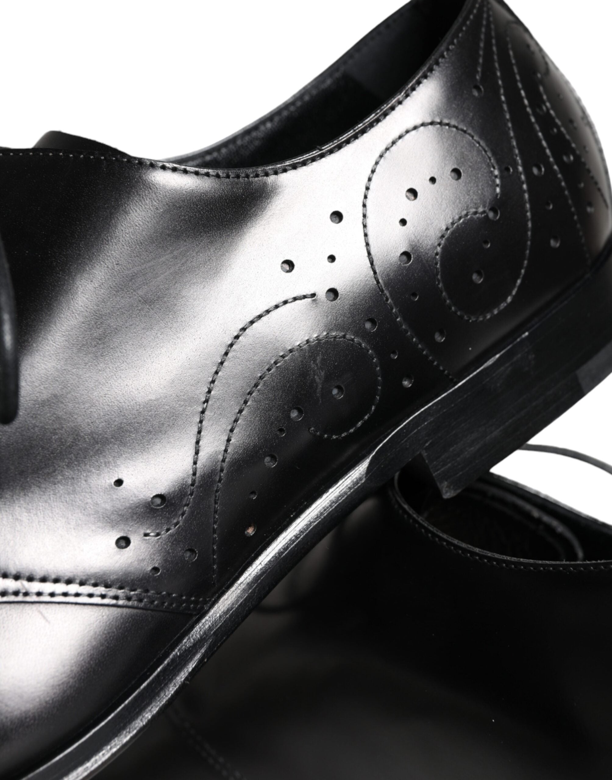 Schwarze Derby-Herrenschuhe aus Kalbsleder