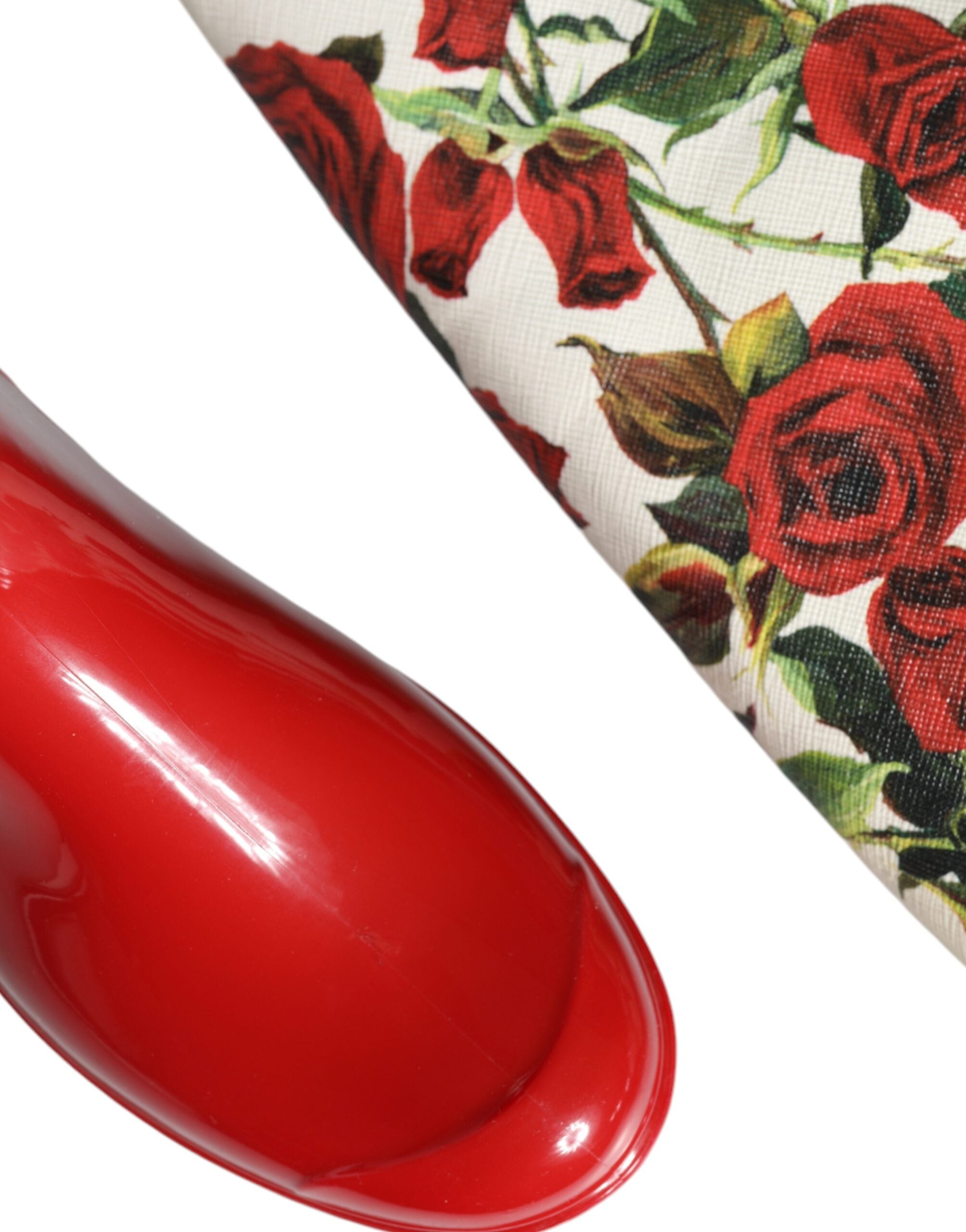 Rote kniehohe Gummistiefel mit Blumenmuster