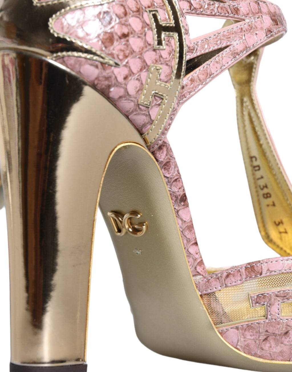 Sandals with T-strap and pump heel in pink gold leather