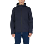 Kleidung aus blauem Polyester