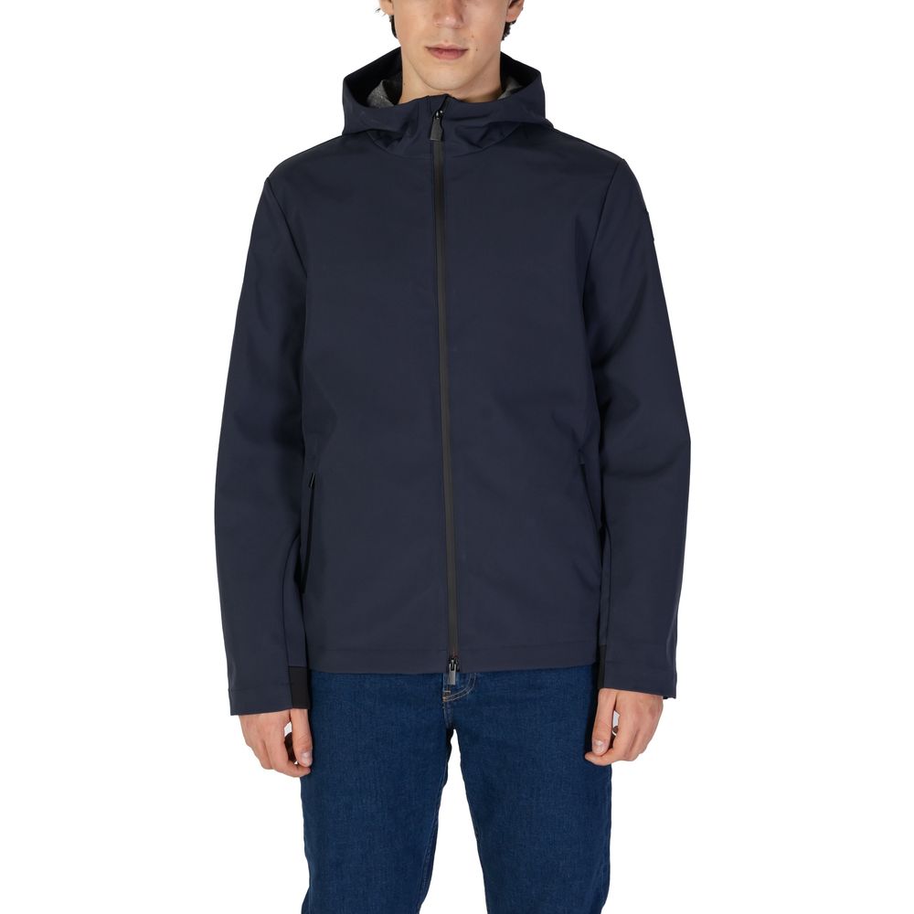 Kleidung aus blauem Polyester