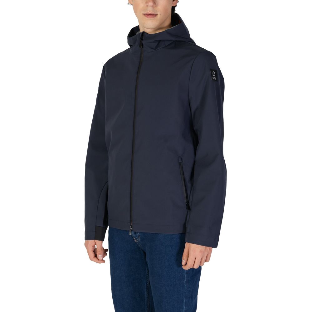 Kleidung aus blauem Polyester