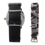 Uhr mit schwarzem Lederarmband