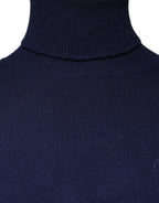 Blauer Rollkragenpullover aus Strick