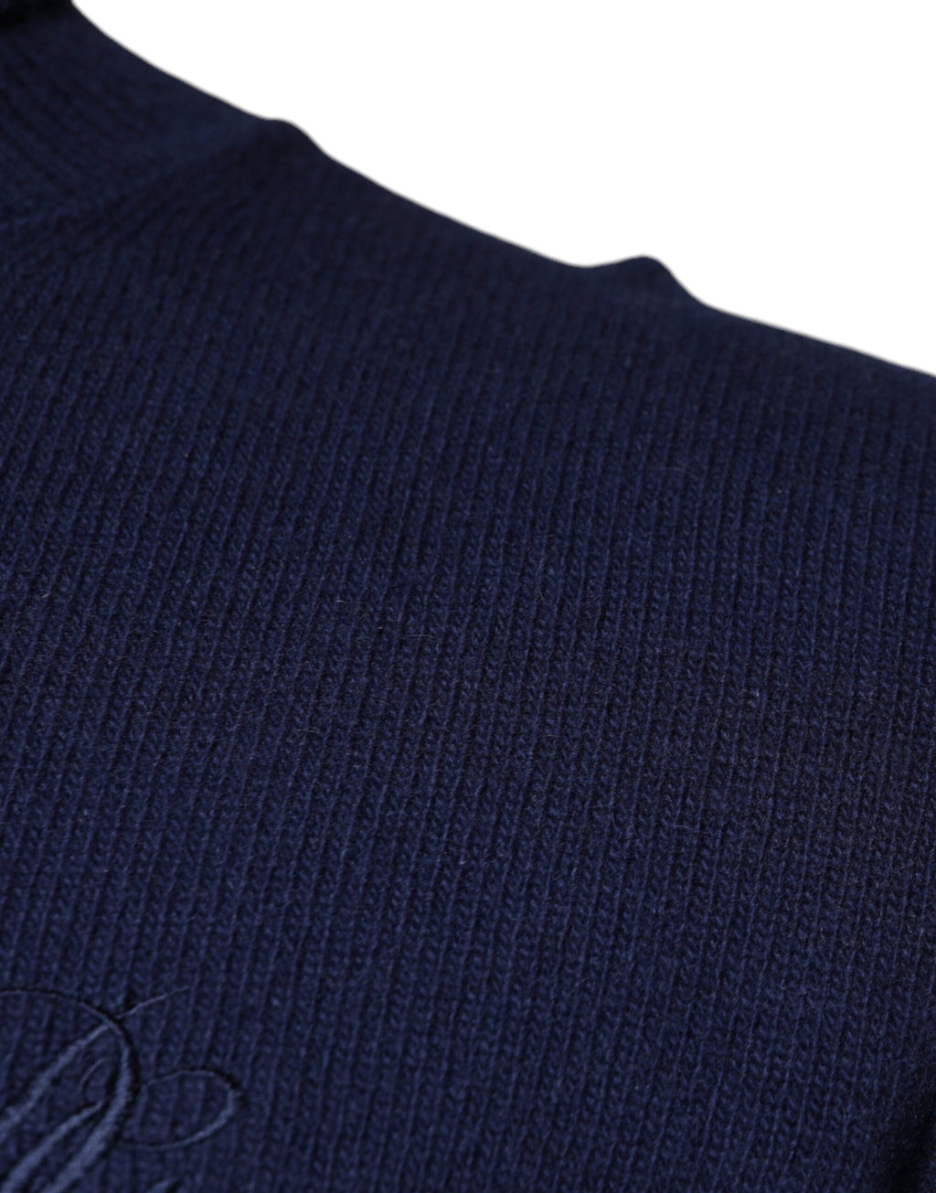 Blauer Rollkragenpullover aus Strick