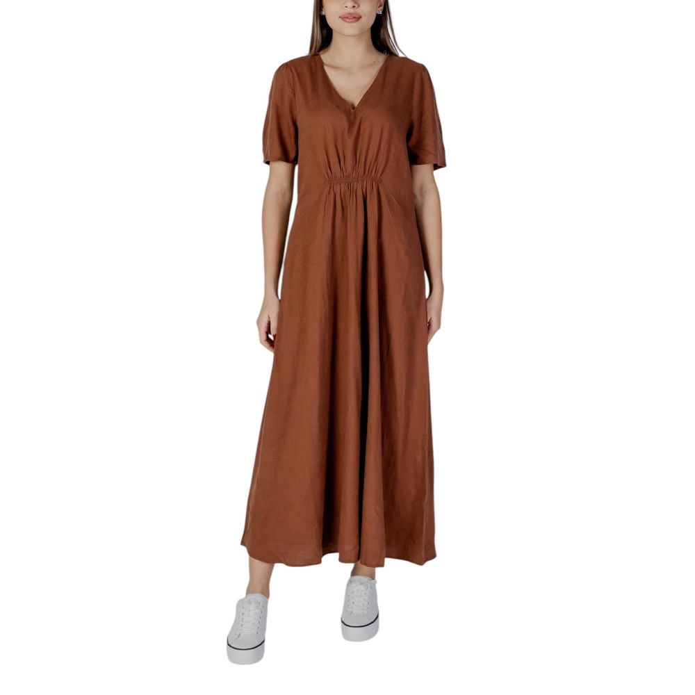 Braunes langes Leinenkleid