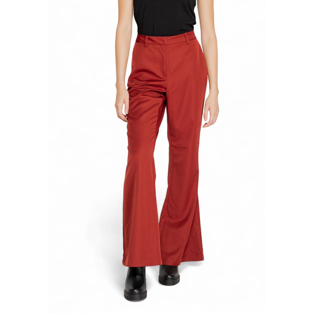 Rote Polyester-Schlaghose
