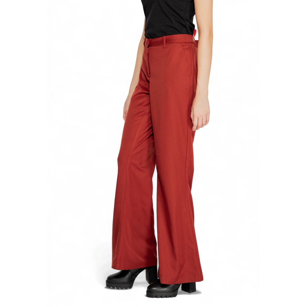 Rote Polyester-Schlaghose
