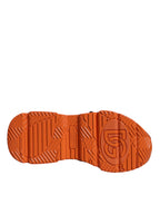 Orangefarbene klobige High-Top-Sneaker mit mehreren Einsätzen