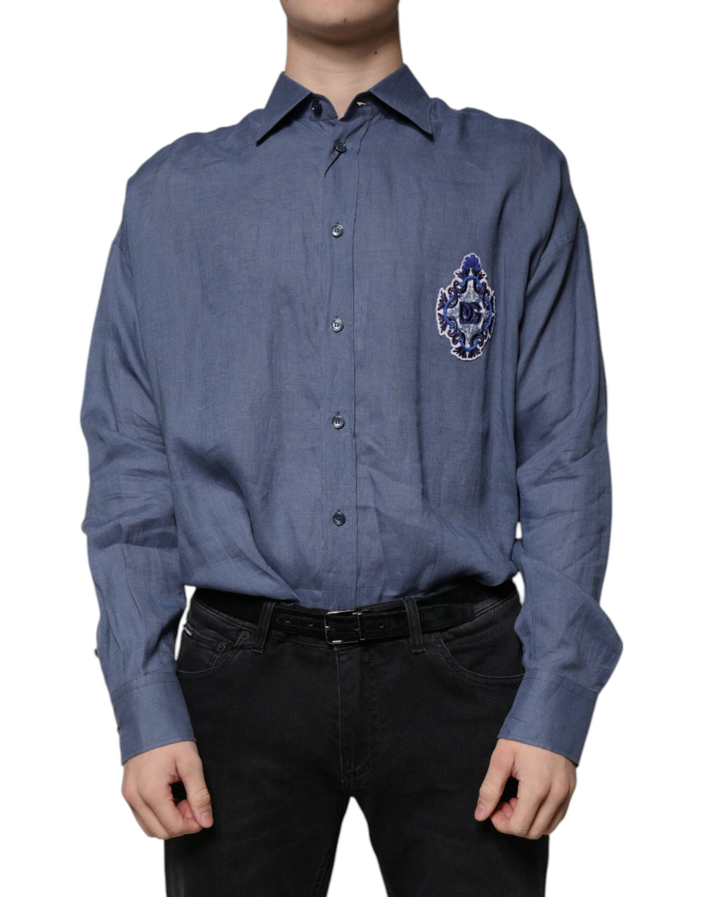 Freizeit-Langarmhemd mit Knöpfen und blauem Logo