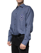 Freizeit-Langarmhemd mit Knöpfen und blauem Logo