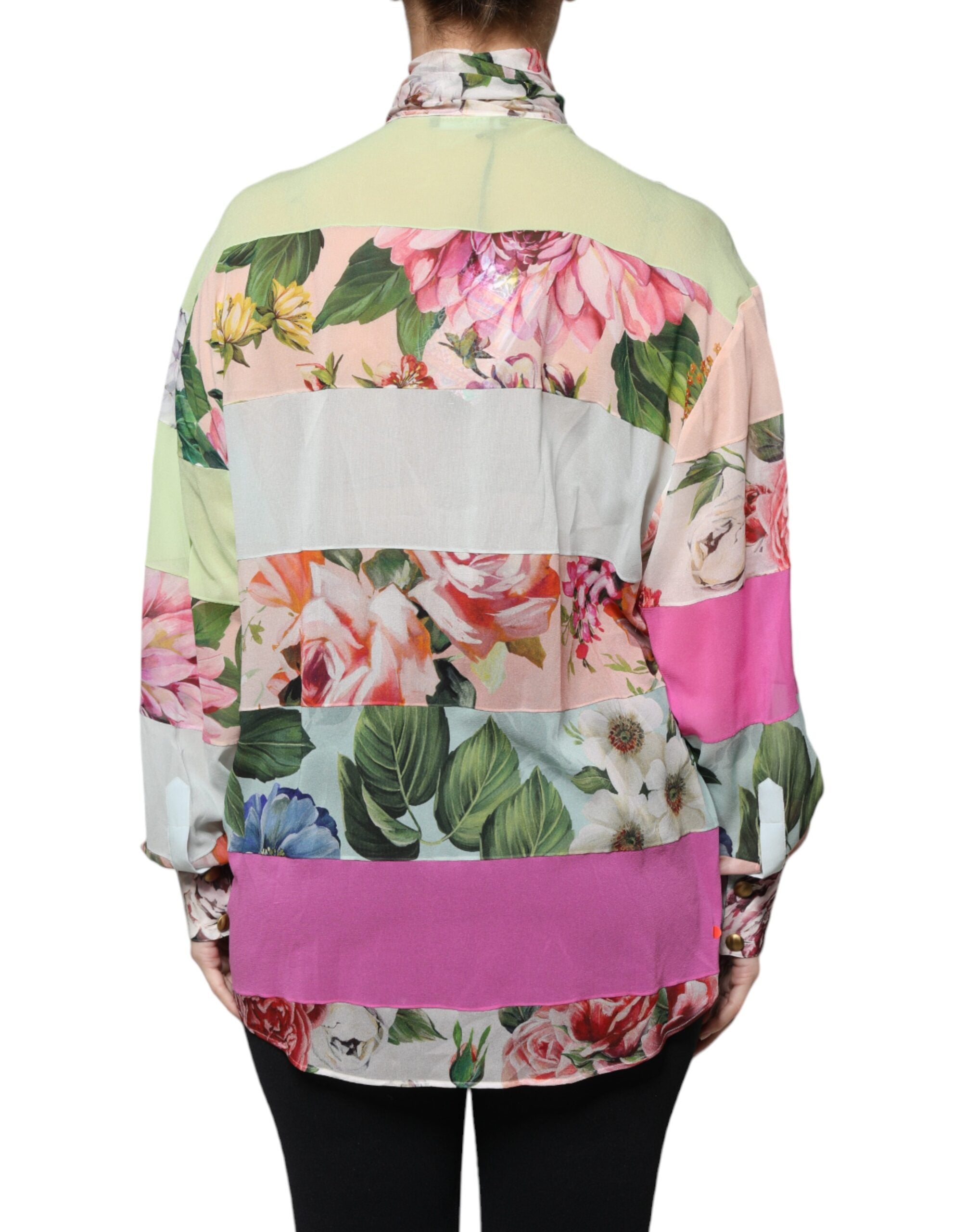 Mehrfarbiges Oberteil mit Blüten-Patchwork-Ascot-Kragen