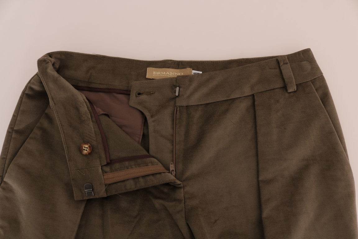 Bermudashorts aus braunem Samt