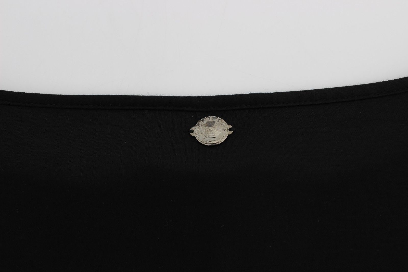 Schwarzes Modal-Seiden-Shiftkleid bis zum Knie