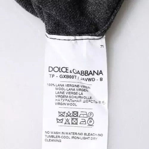 Grauer Rollkragenpullover aus Wolle
