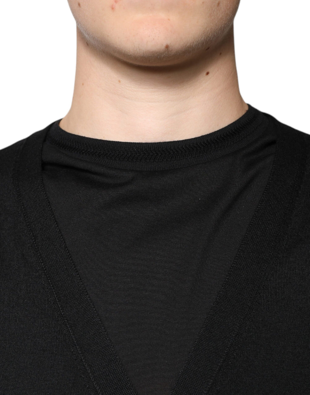 Schwarzer Kaschmir-Cardigan mit Knöpfen
