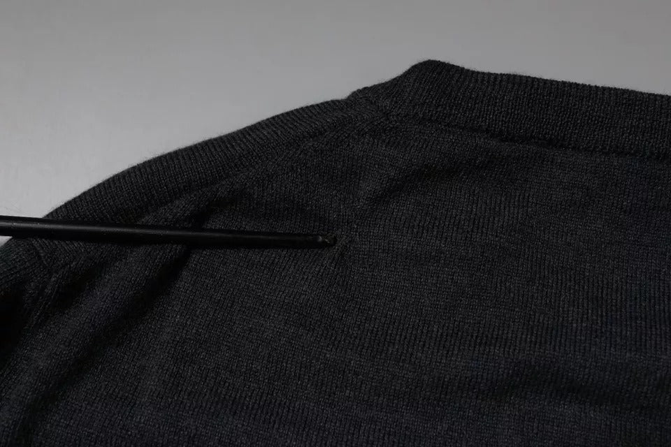 Dunkelgrauer DG-Logo Pullover mit Rundhalsausschnitt
